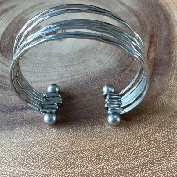 Bangle bracelet - Picture 2 of 3